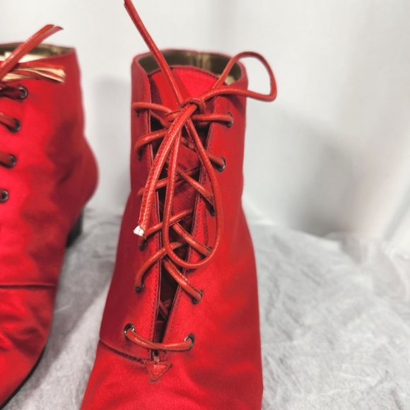 Yves Saint Laurent Rare Vintage Red Satin Freida Leather Ankle Boots Size 7.5M - Picture 4 of 13